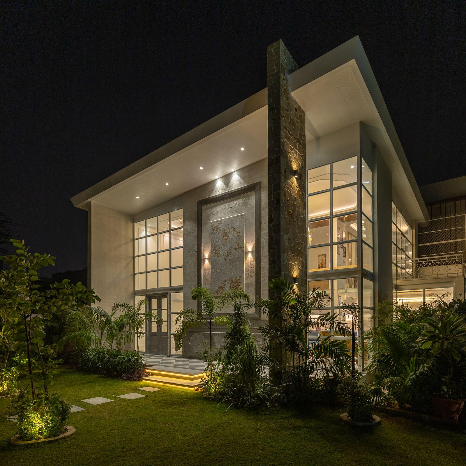 Urban corner plot: crisp geometry and passive cooling